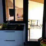 Δωμάτια σε οικογενειακή κατοικία Sea View House *