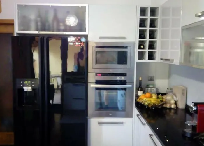 منزل للإقامة Sea View House ريبيرا برافا